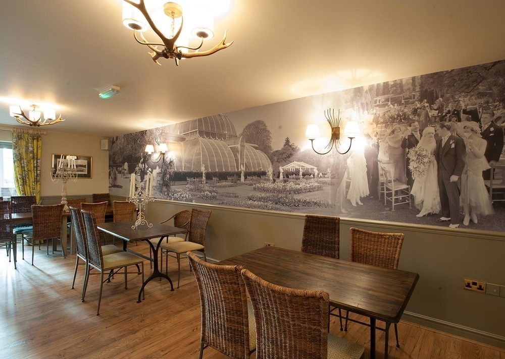 The George Inn Уорминстър Екстериор снимка